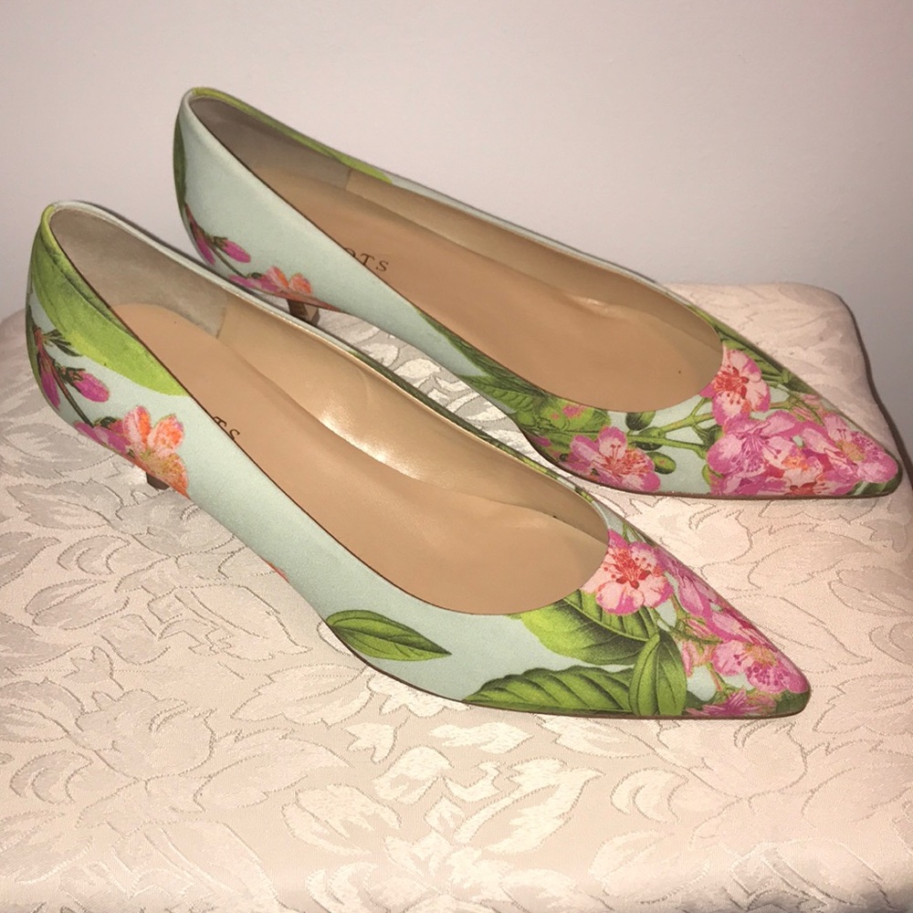 🎈SOLD 🎈 Pippa Watercolor Floral Pumps | Talbots - Picture 2 of 8